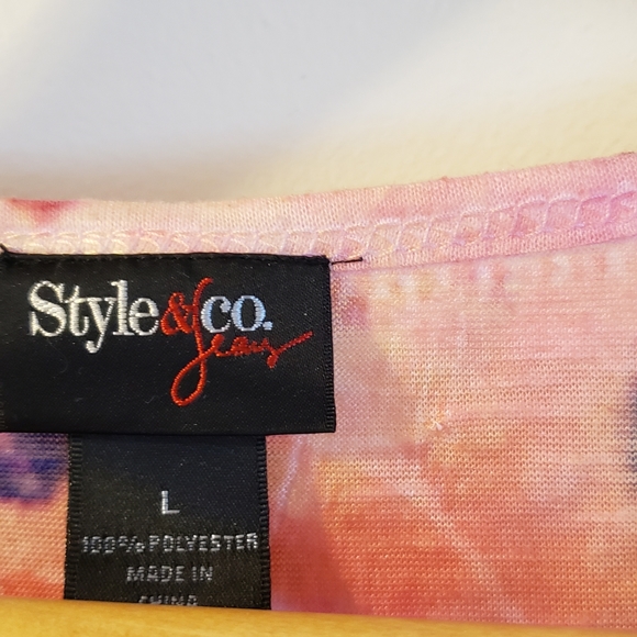 Beautiful watercolour printed short sleeved top with glittery beading on bodice. - Picture 3 of 4